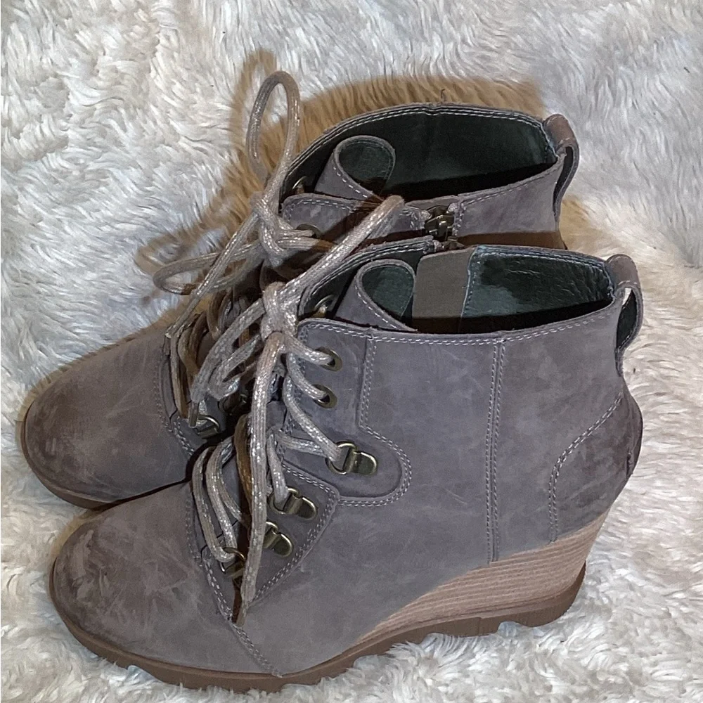 Sorel Joan Uptown Lace Boots size 7.5